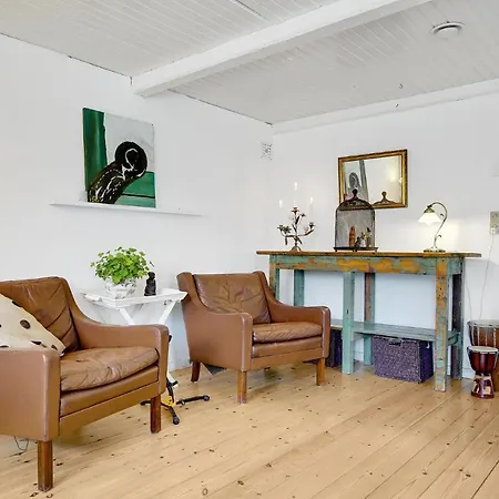 Nice In With 3 Bedrooms Tureby