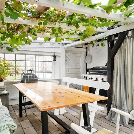 Nice In With 3 Bedrooms 度假居 *