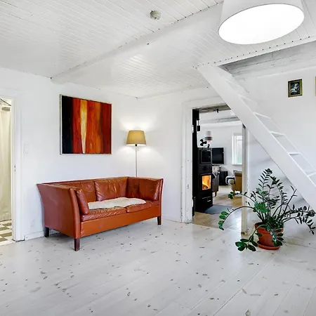 Nice In With 3 Bedrooms *